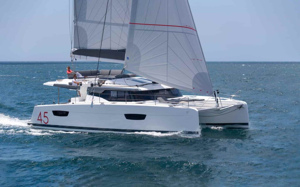 Catamaran à voile Elba 45 Fountaine Pajot en navigation