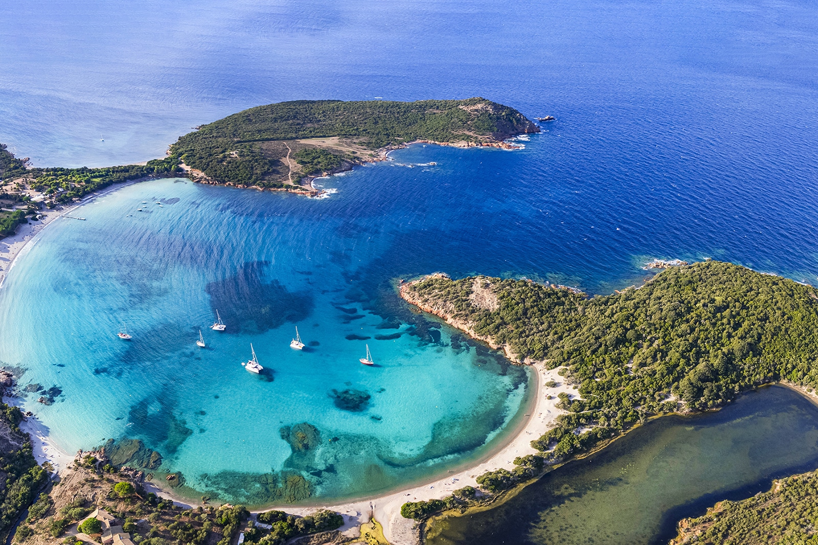 Vue panoramique de la page Rondinara, une des plus belles pages de Corse,