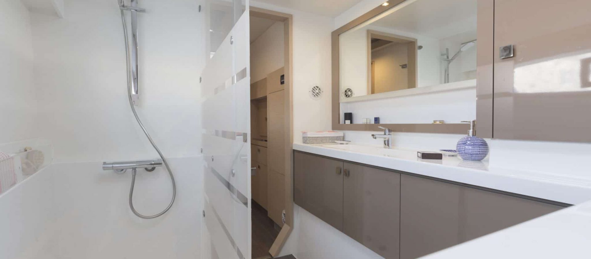 Astrea-42---interiors (1)