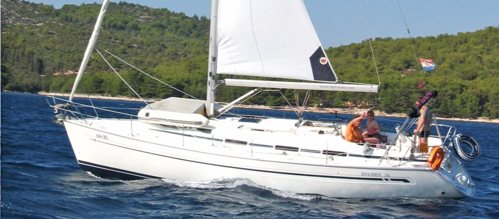 BAVARIA36CRUISER03