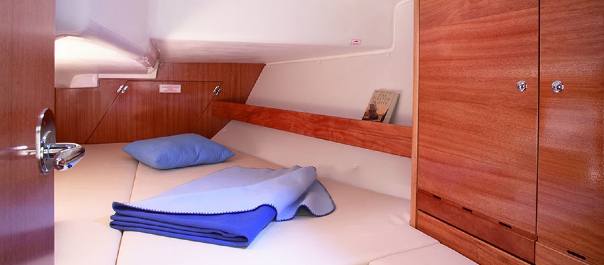 Bavaria 37 cruiser cabine