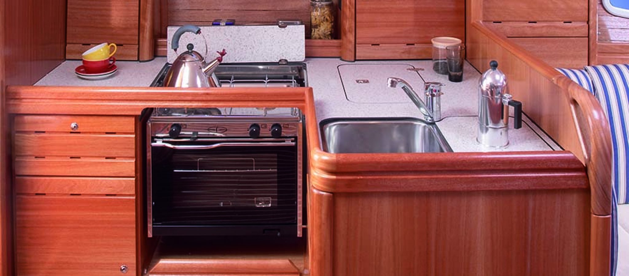 Bavaria 37 cruiser cuisine