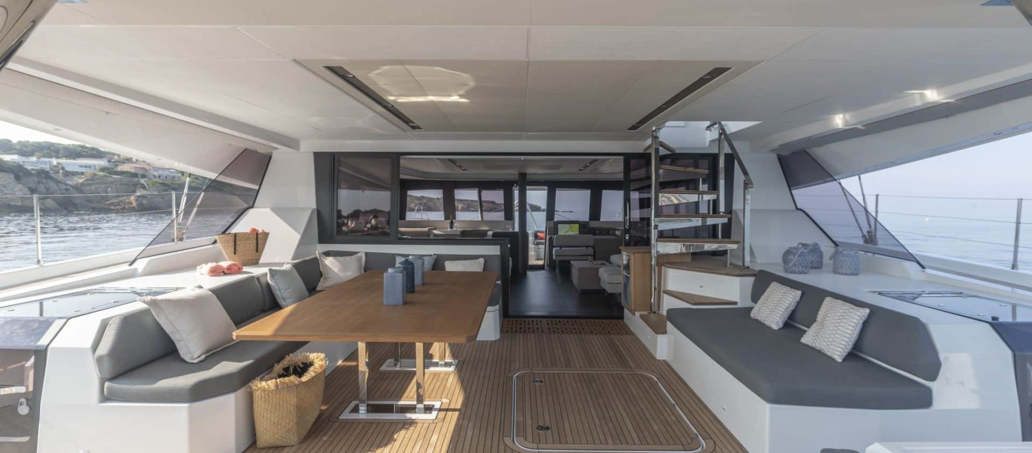 Catamaran de luxe Samana 59 Fountaine Pajot cockpit