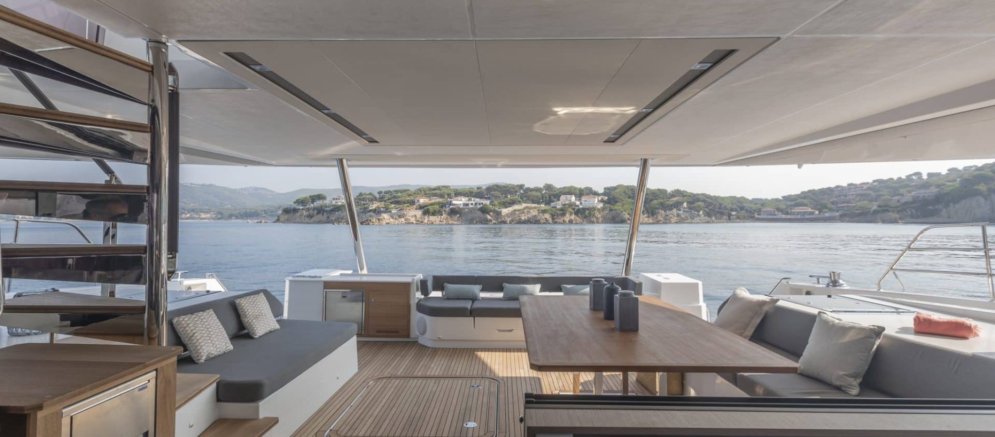 Catamaran de luxe Samana 59 Fountaine Pajot cockpit