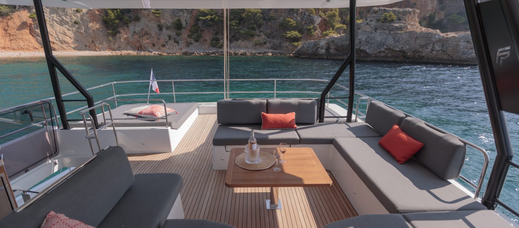 Catamaran de luxe Samana 59 Fountaine Pajot flybridge