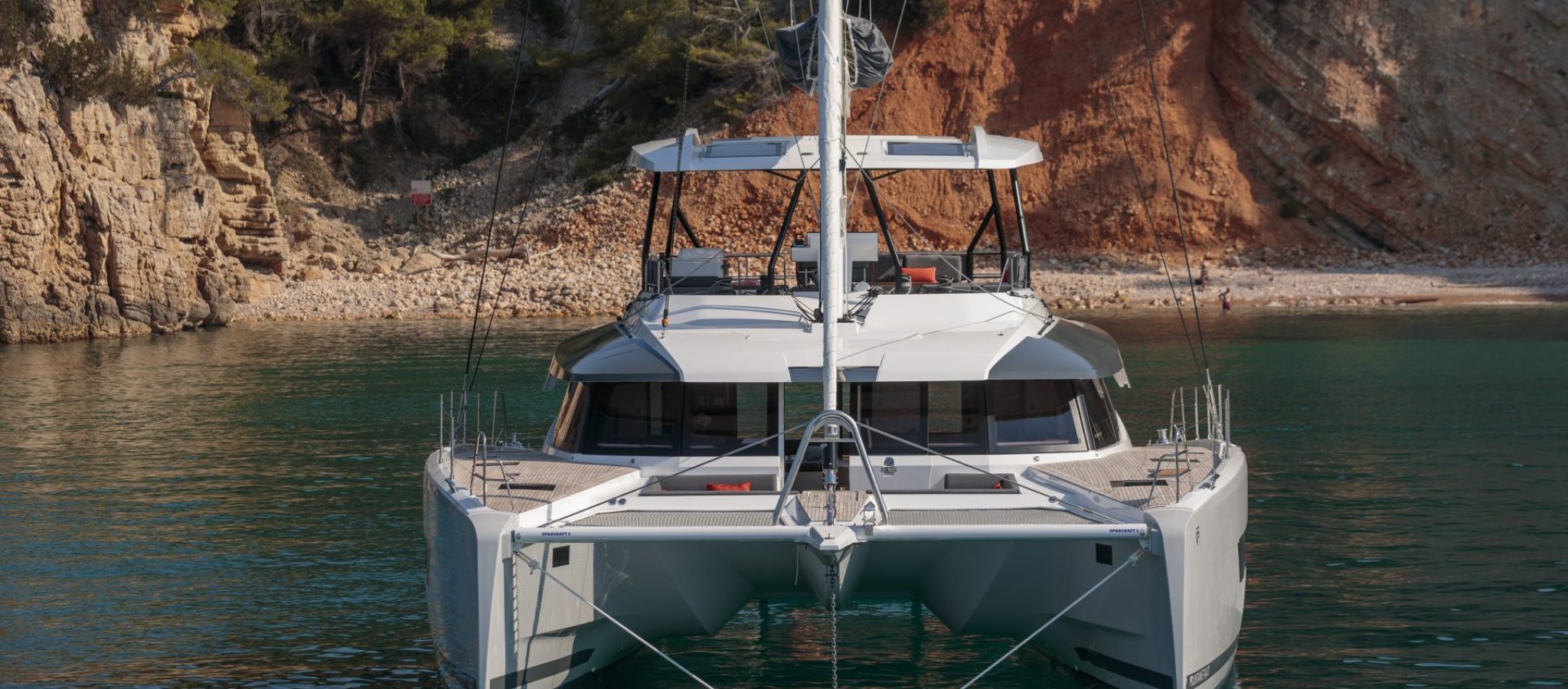 Catamaran de luxe Samana 59 Fountaine Pajot au mouillage