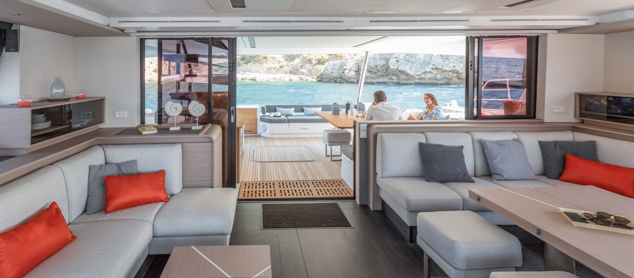 Catamaran de luxe Samana 59 Fountaine Pajot carré