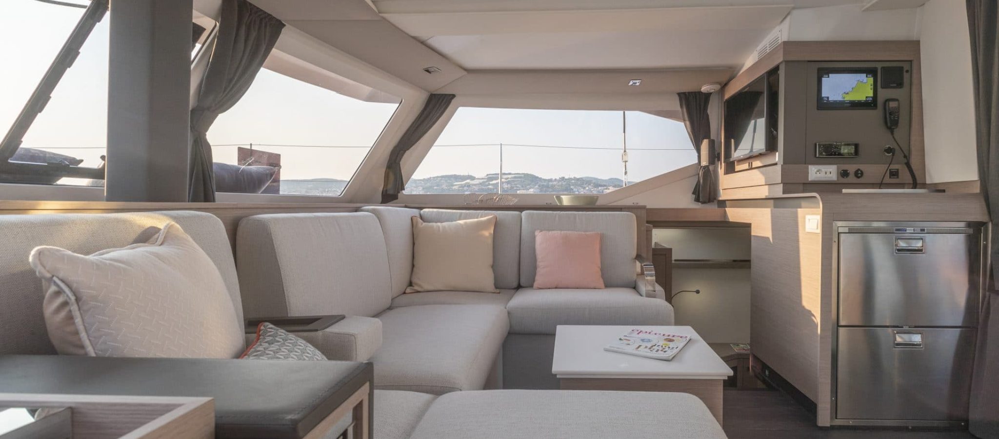 Catamaran Fountaine Pajot Isla 40