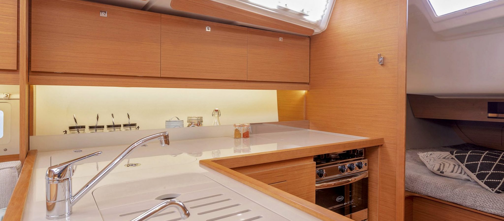 Dufour 390 GL Cuisine