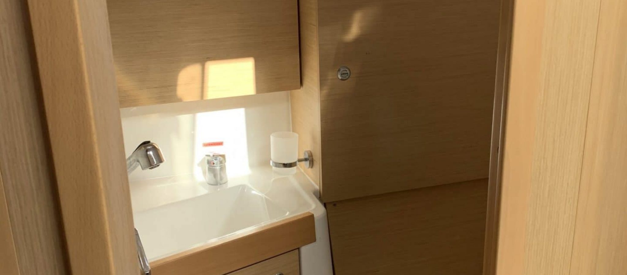 Oceanis 35.1 toilette