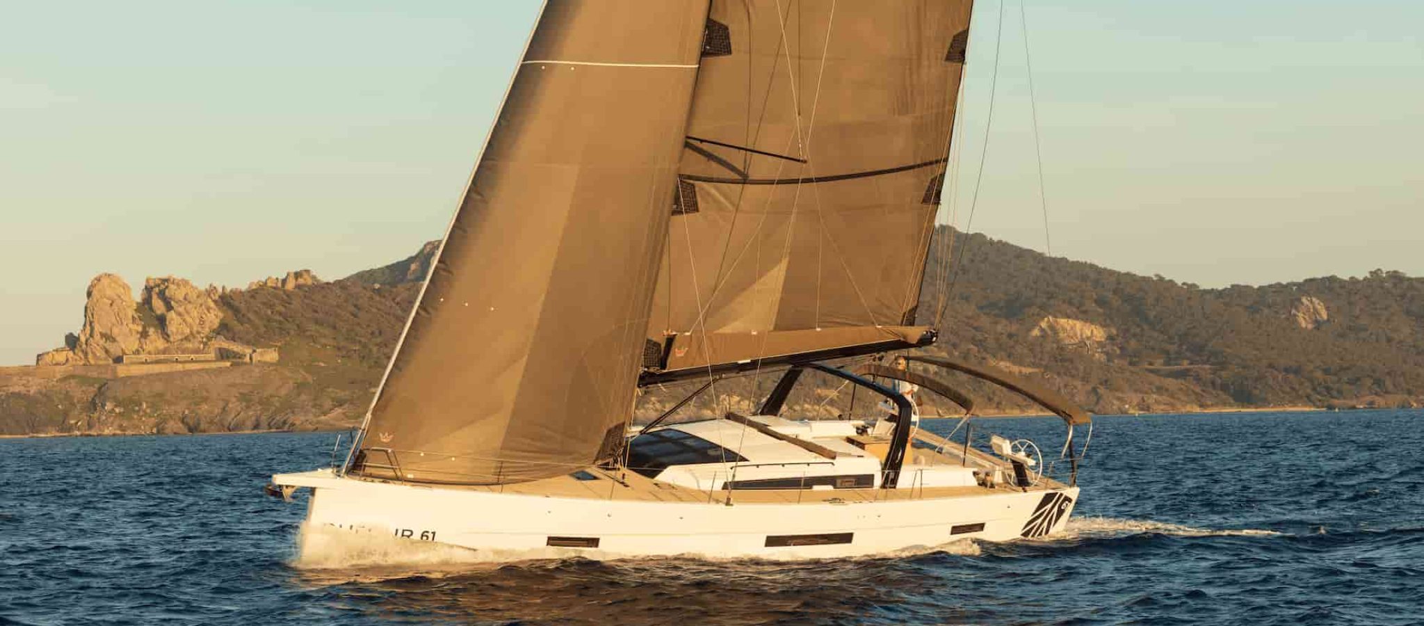 Dufour 61 - Dufour Yachts