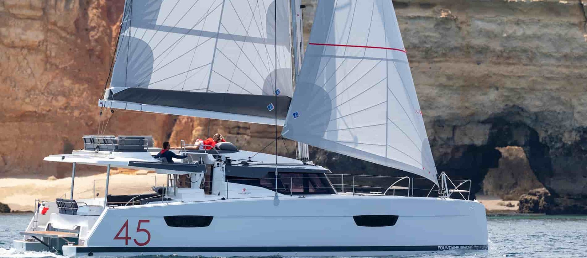 Catamaran à voile Elba 45 Fountaine Pajot en navigation