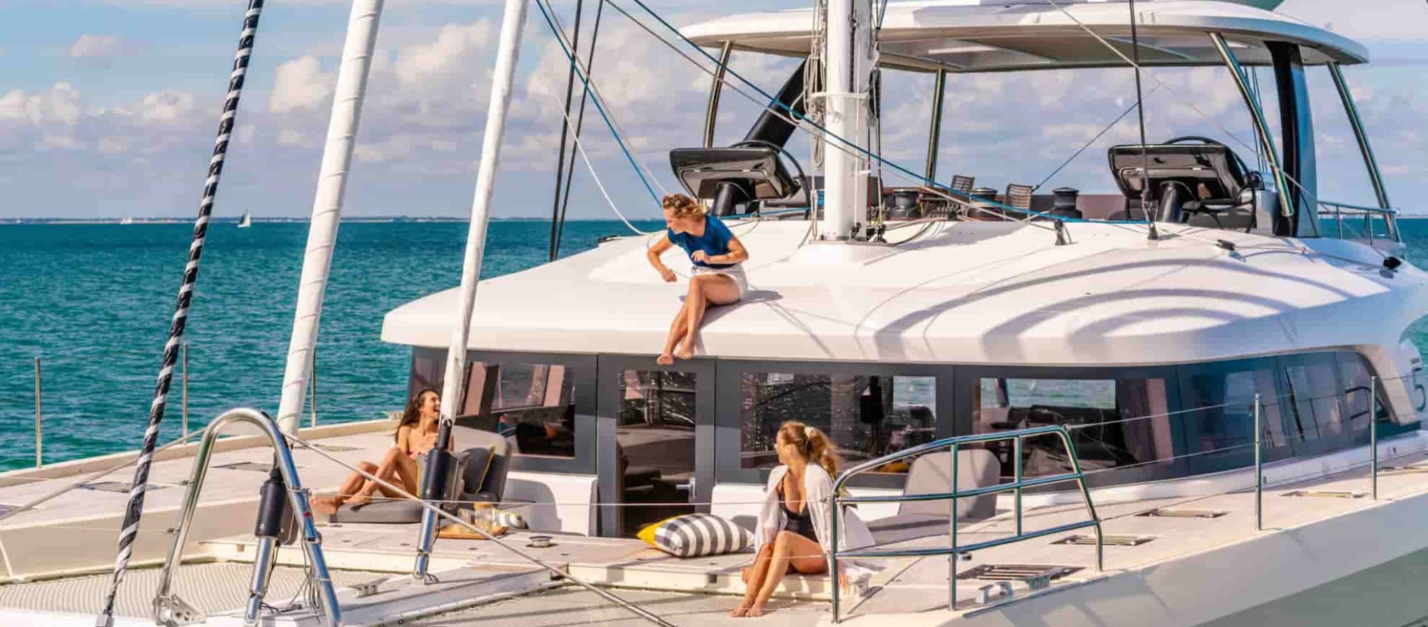 Location catamaran de luxe Lagoon Sixty 5